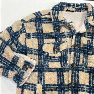 VICI Cozy Plaid Sherpa Teddy Button-Up Jacket in Cream & Blue, size XL